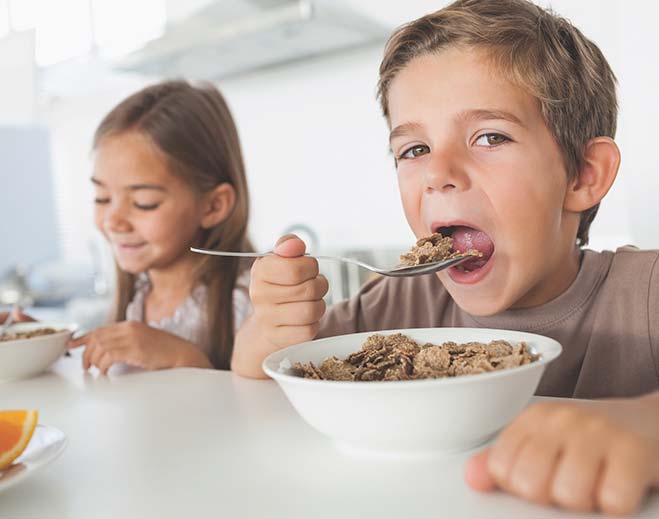 kids-eating-cereal-659x519